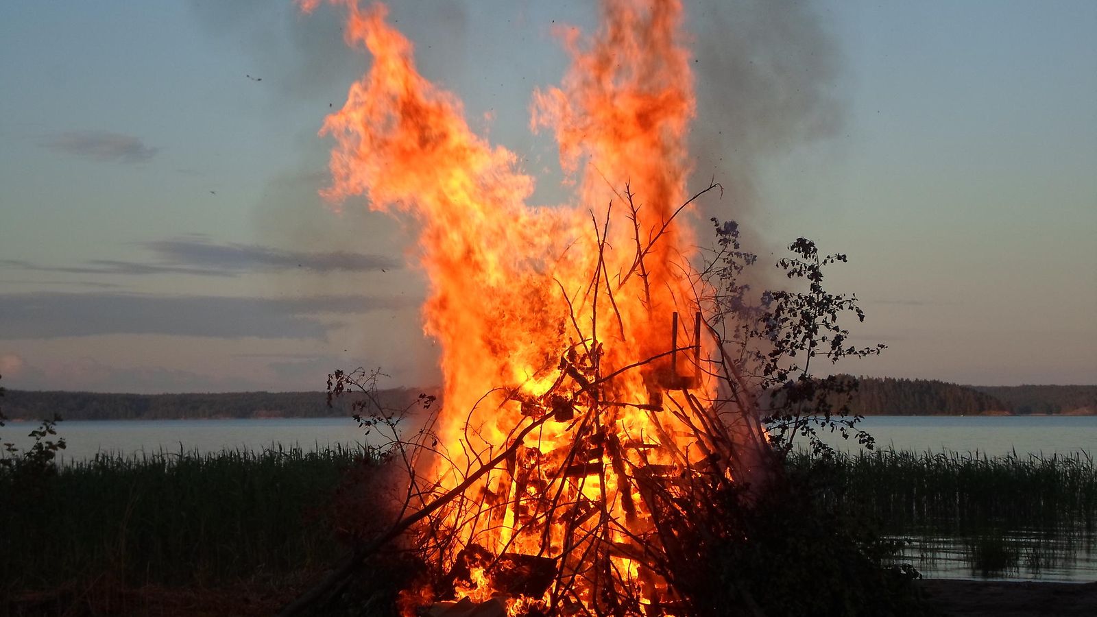 juhannus piikkiö