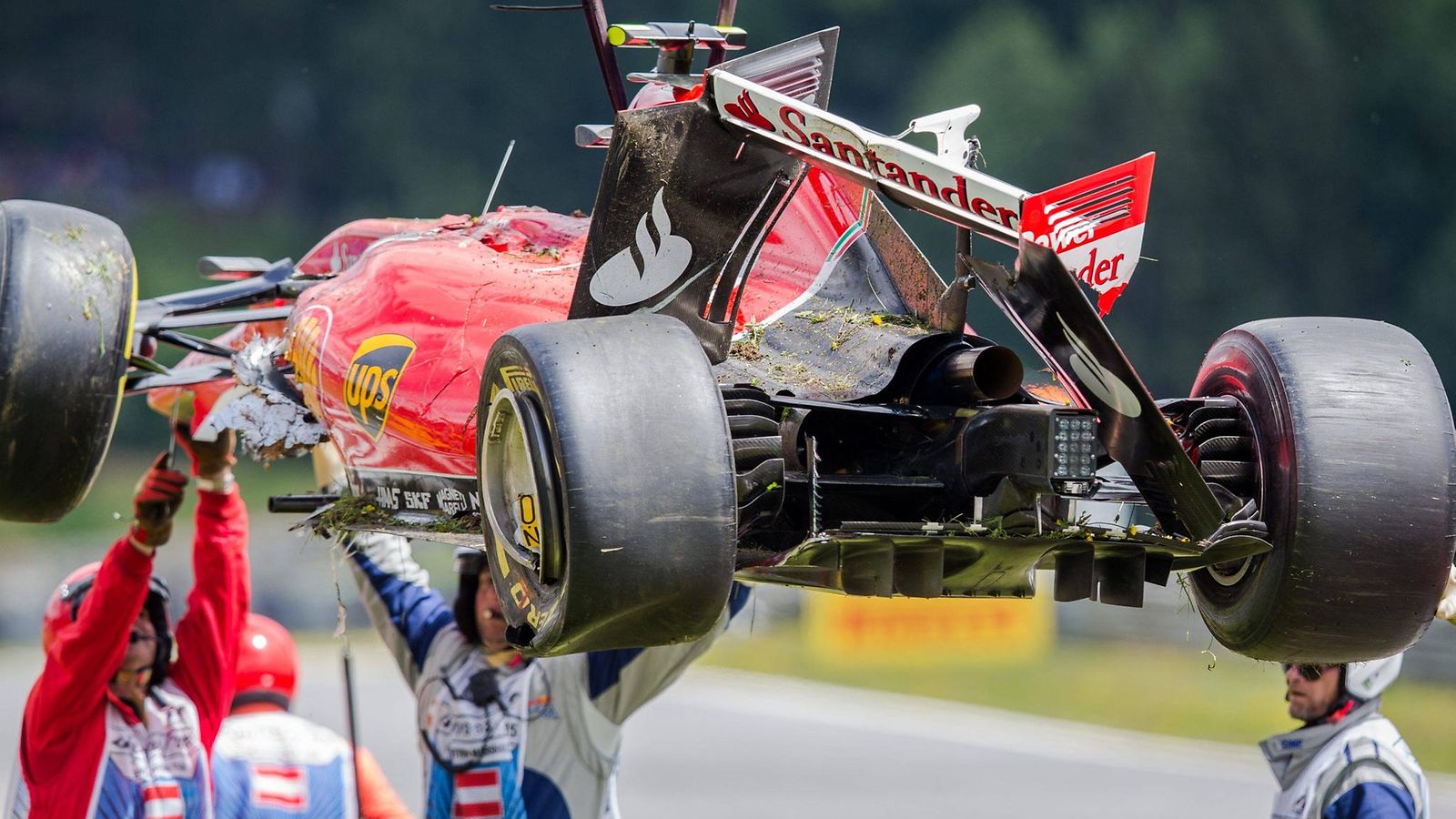 Kimi Räikkönen, 2015, Itävalta, kolari