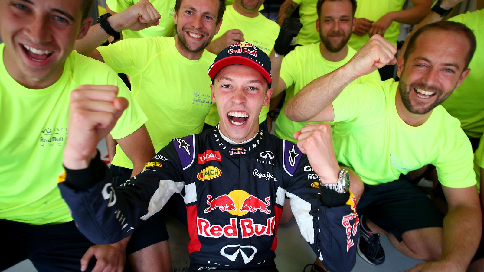 Daniil Kvyat 2015 Unkari podium (1)