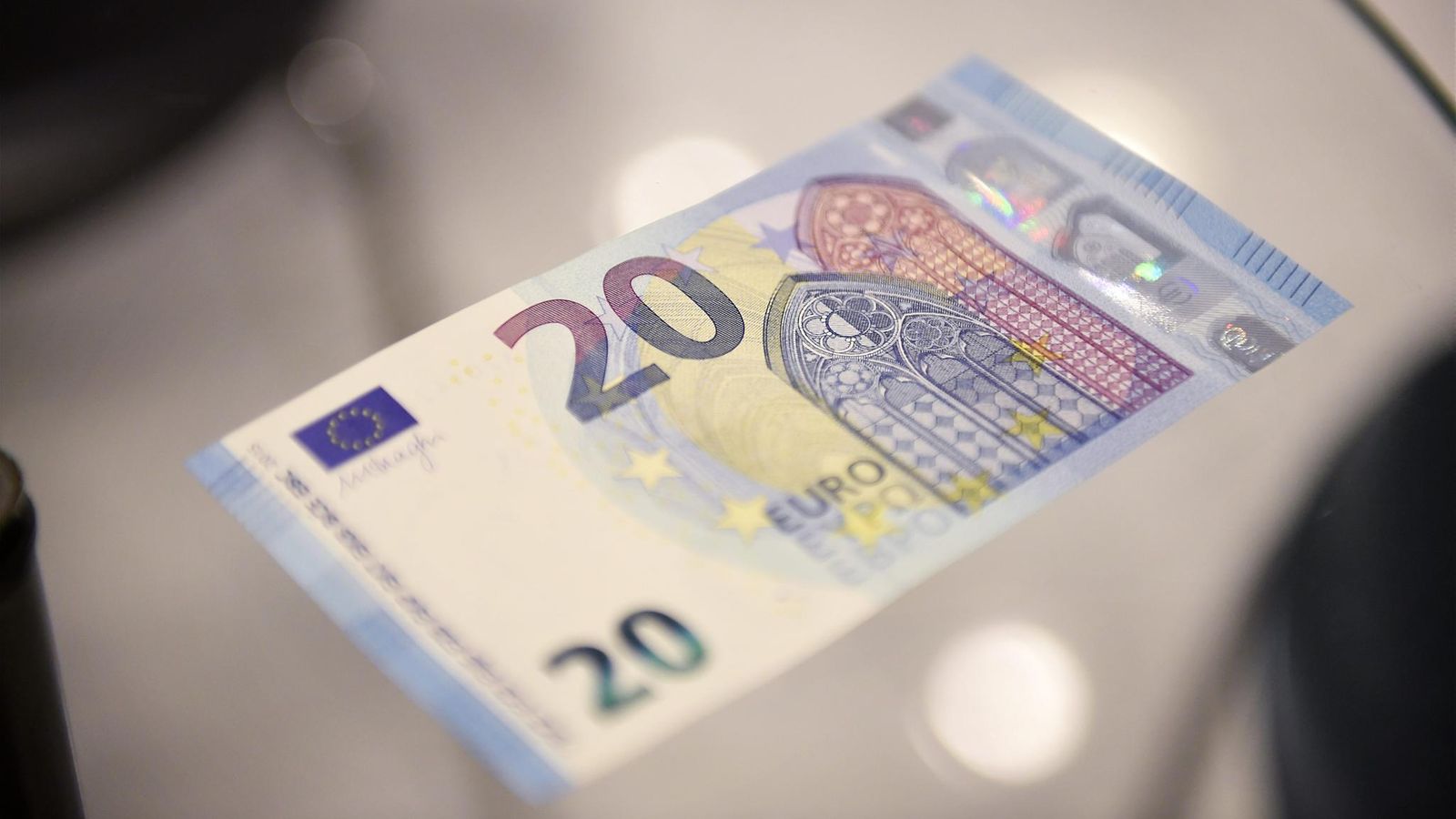 32218010 Uusi 20 euron seteli