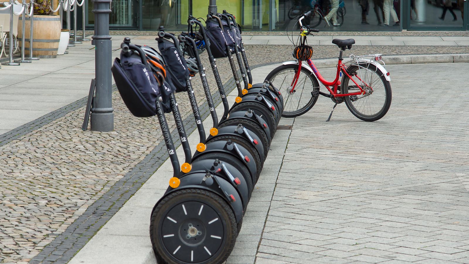 Segwayt rivissä.