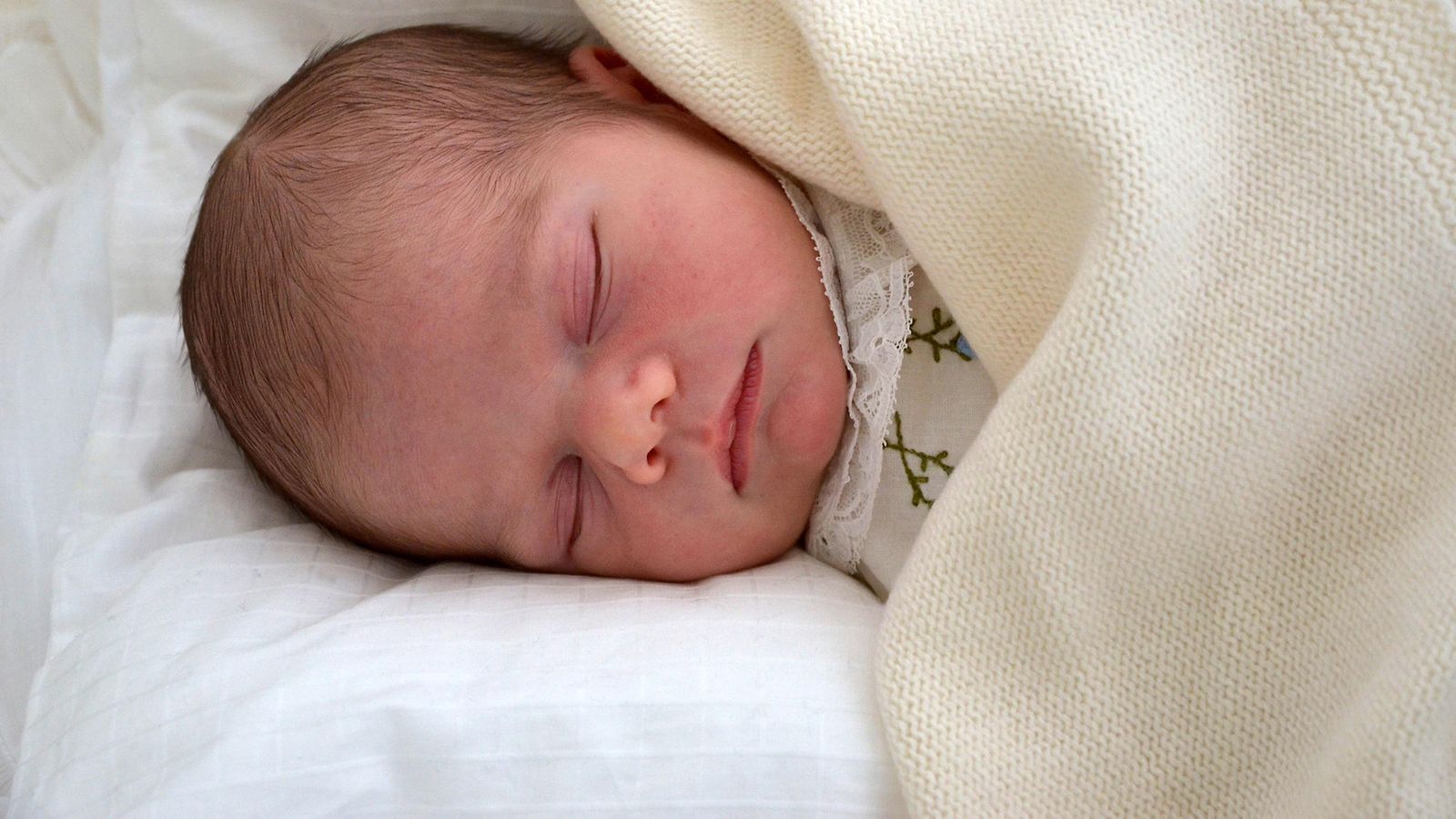 prinssi Oscar ensimmäinen virallinen kuva 7.3.2016