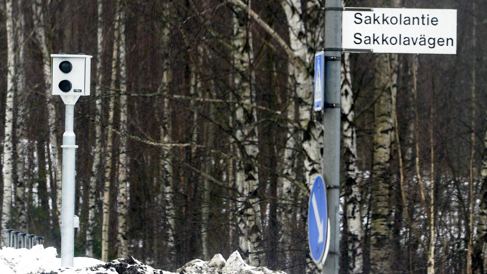 peltipoliisi sakkolantiellä