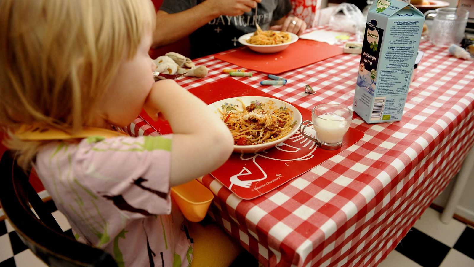 Ruokapöytä, perhe, lounas, illallinen, lapsi, syö