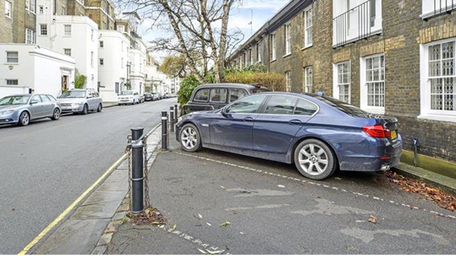 Hyde Park Gardens parking HR