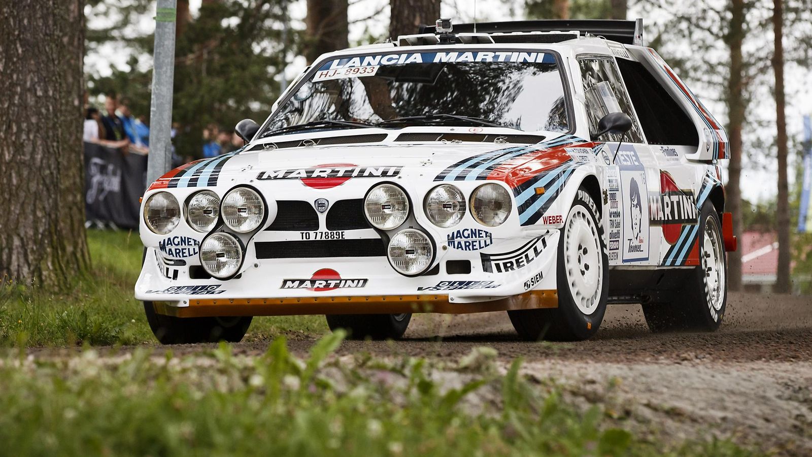 Harri Toivonen ajoi veljensä, Korsikan rallissa 30 vuotta sitten kuolleen rallilegenda Henri Toivosen vuoden 1985 Lancia Delta S4:llä.