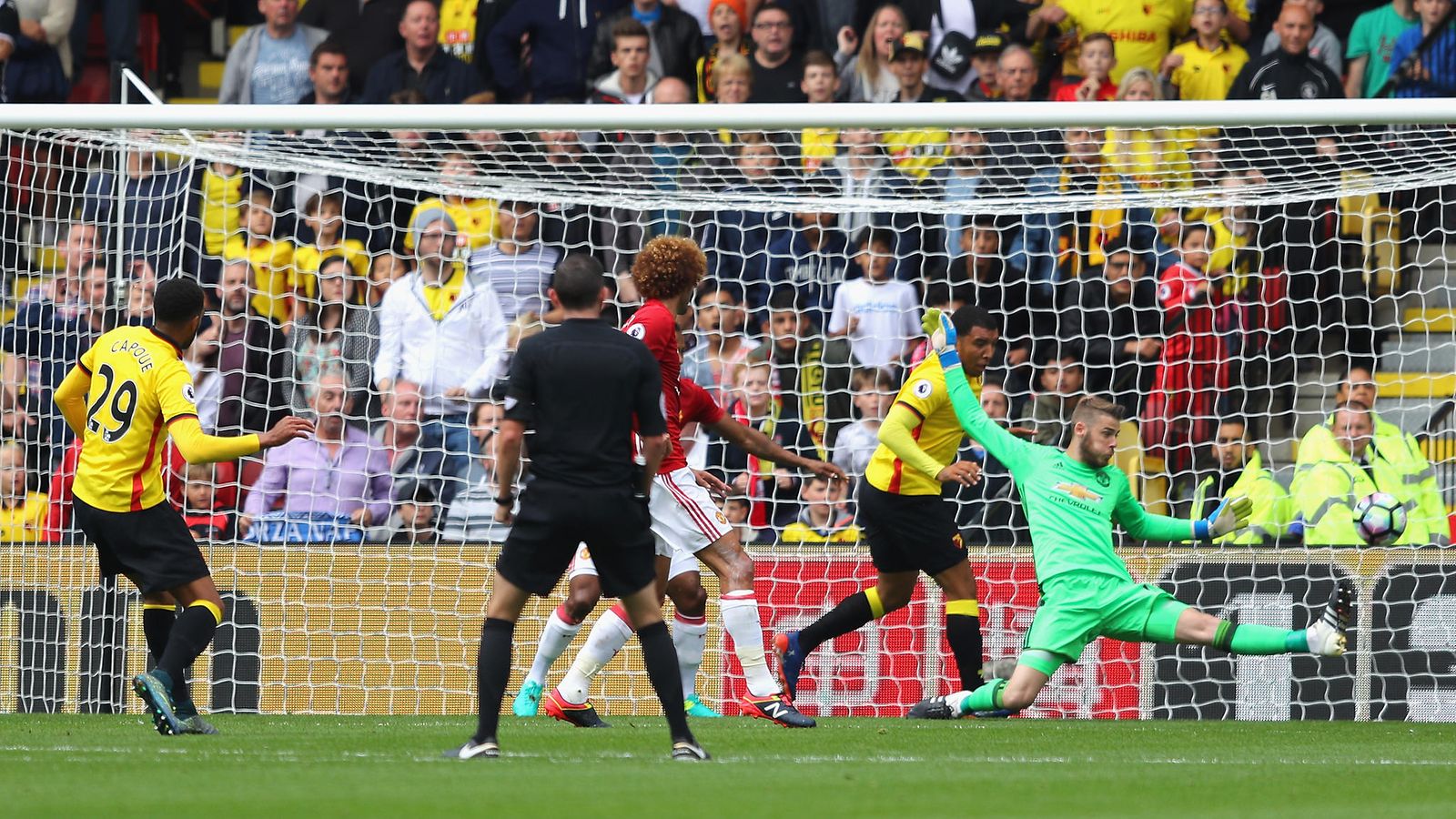 Etienne Capoue ja 1-0