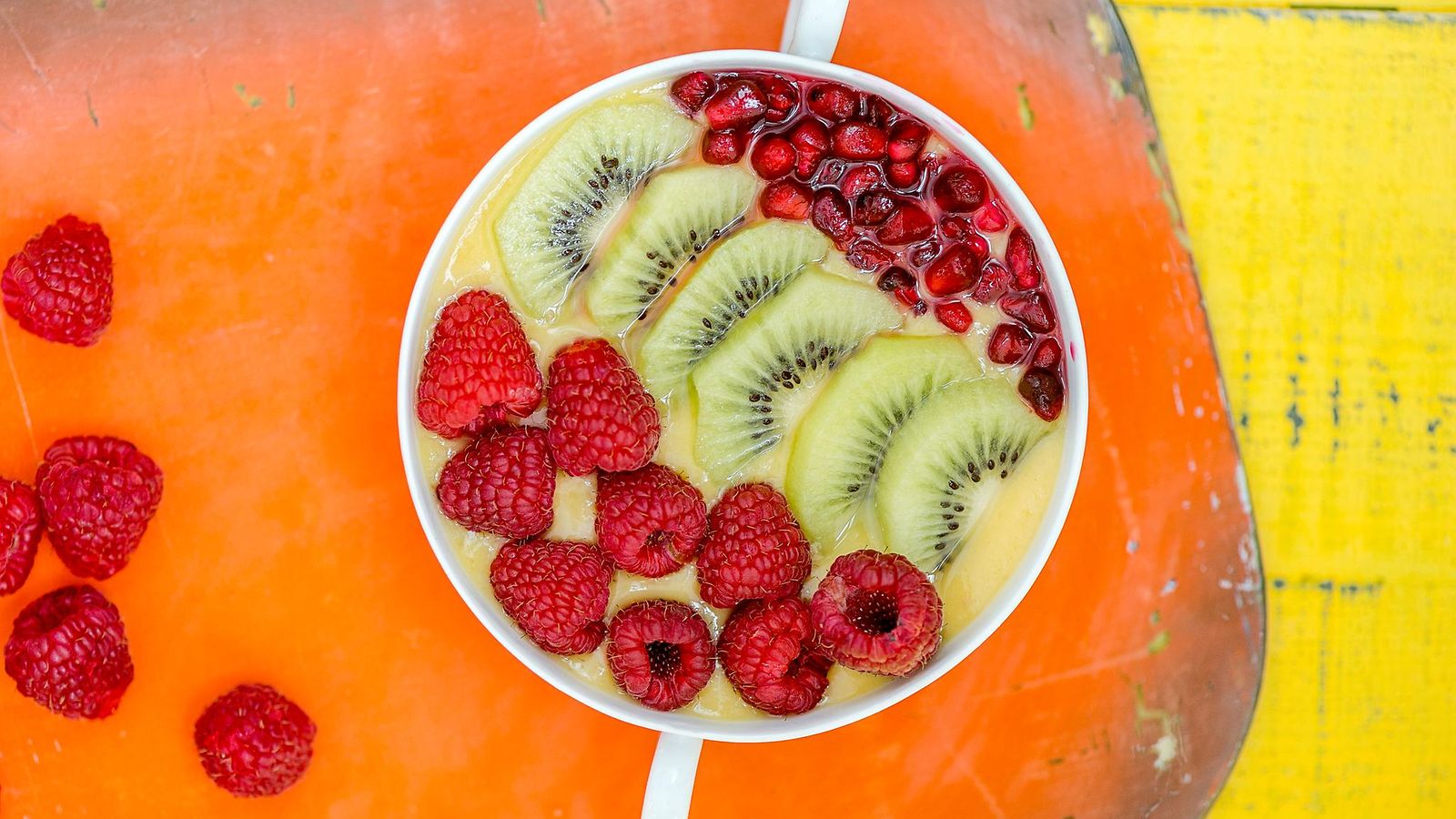 hedelmainen_smoothie_bowl_2_D4S8252-Edit