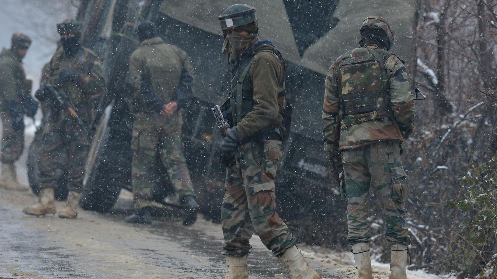 Kashmir sotilaat