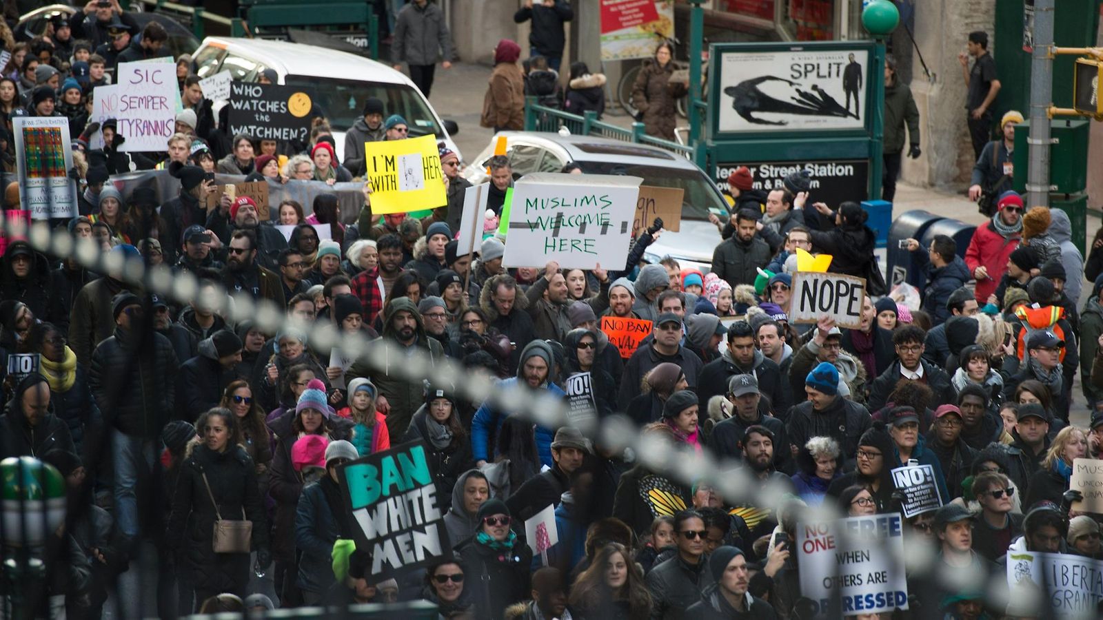 Trump maahantulokielto protesti mielenosoitus new york