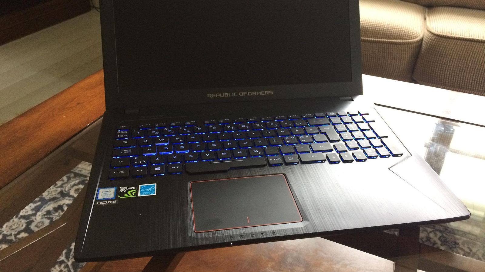 ASUS ROG GL553V -kannettava pelitietokone