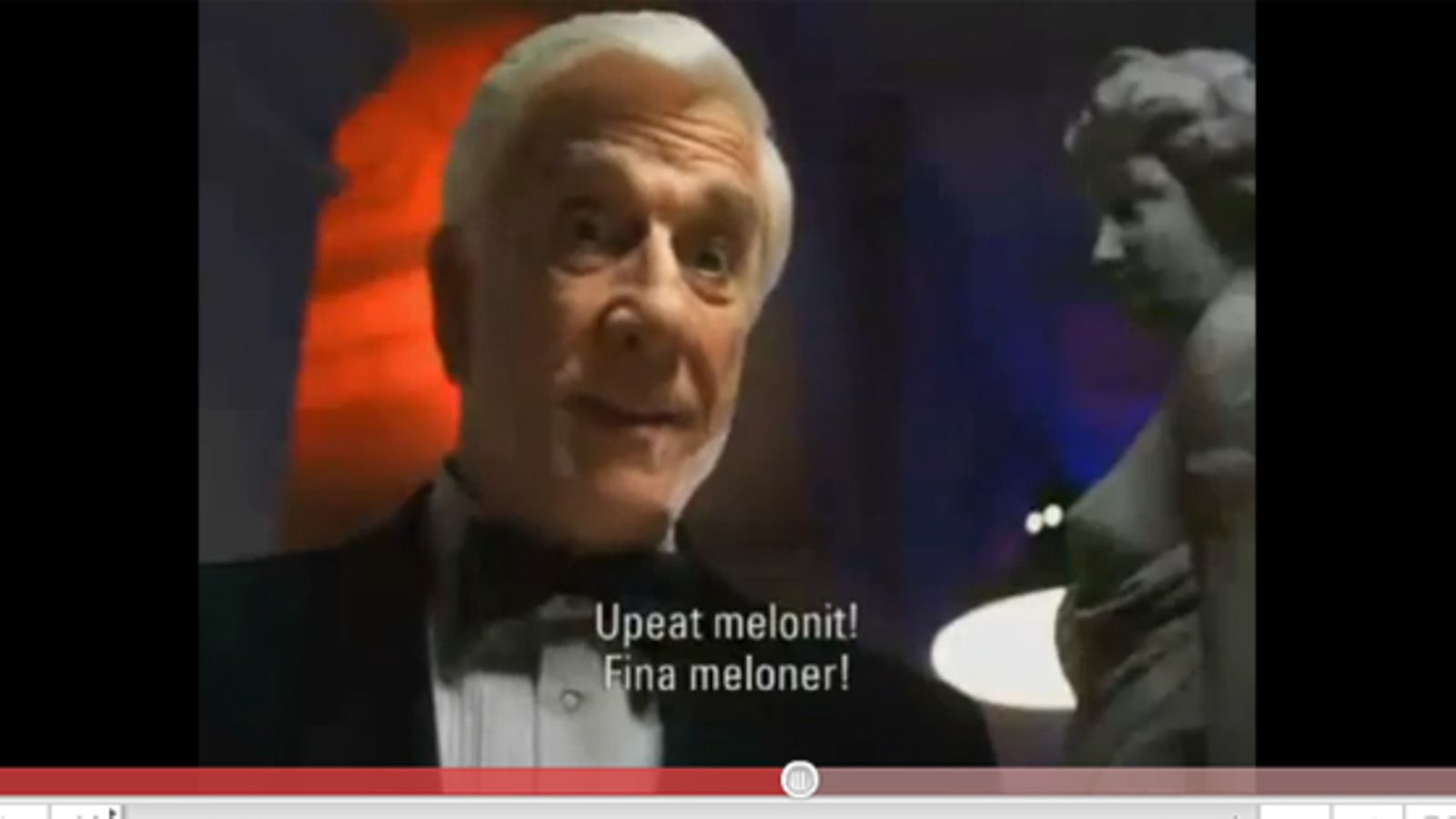 Leslie Nielsenin PAF-mainoksessa oli miehelle tuttua komiikkaa.