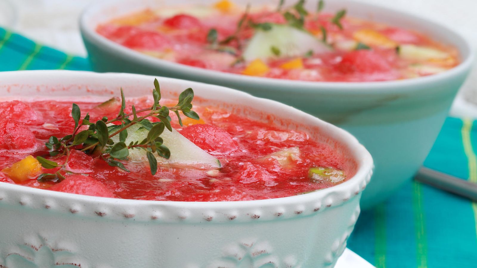 vesimeloni keitto gazpacho