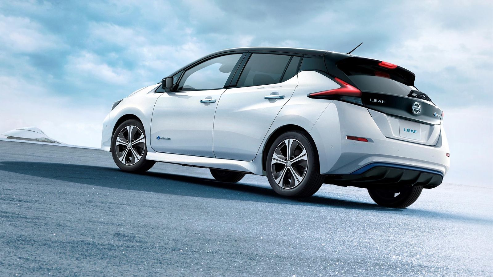 nissan leaf 2