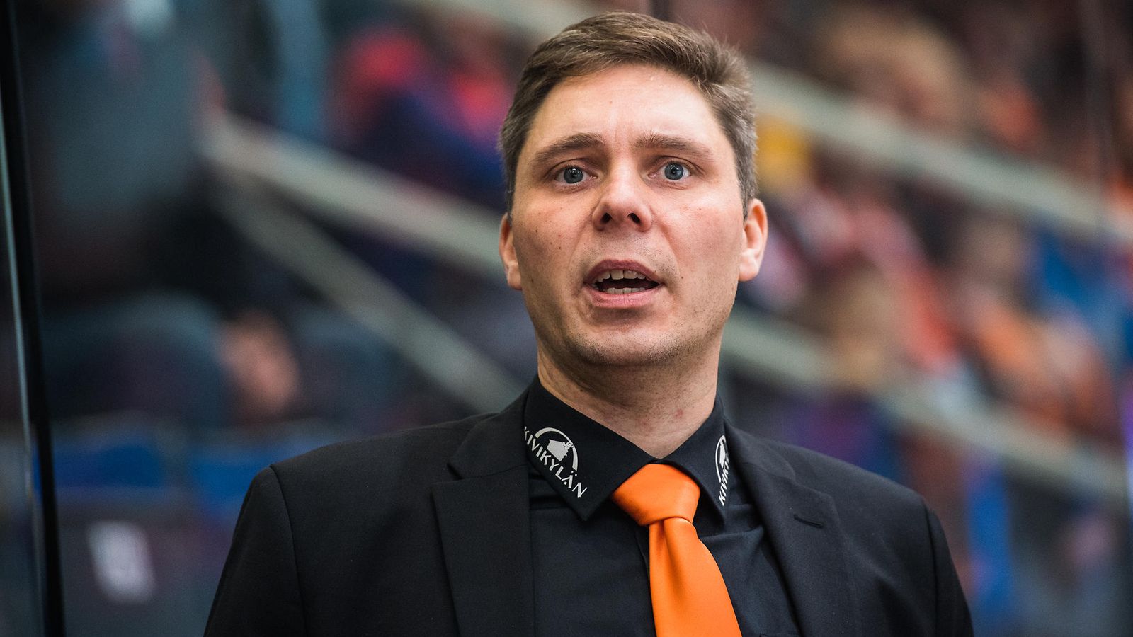 Tuomas Tuokkola vitsaili maalijuhlien kustannuksella.