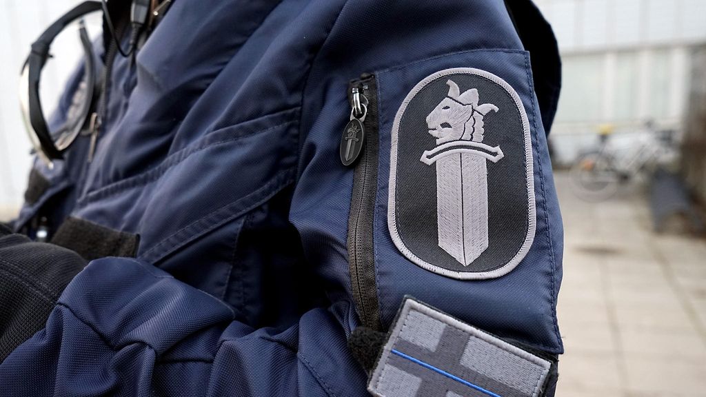 Poliisi tutkii epäiltyä perätöntä vaarailmoitusta – uhkasi räjäyttää kaupungintalon ja koulun