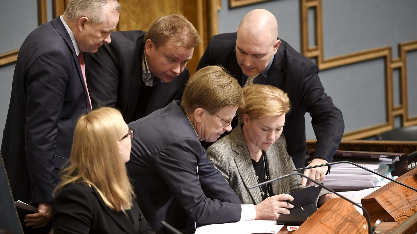 Kuhinaa äänestyksessä