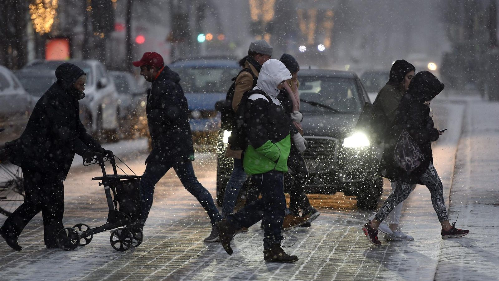 Ihmisiä Helsingissä tammikuu 2018