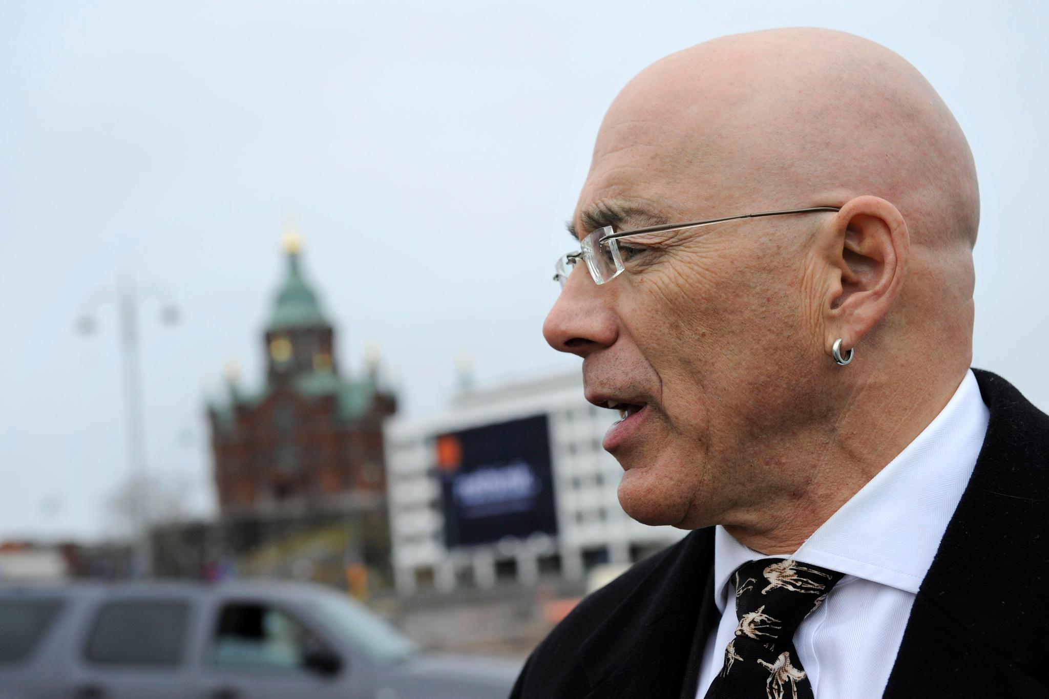 Ex-suurlähettiläs Bruce Oreckin mukaan Valkoiseen taloon palannut Trump vie yhdysvaltalaisia harhaan