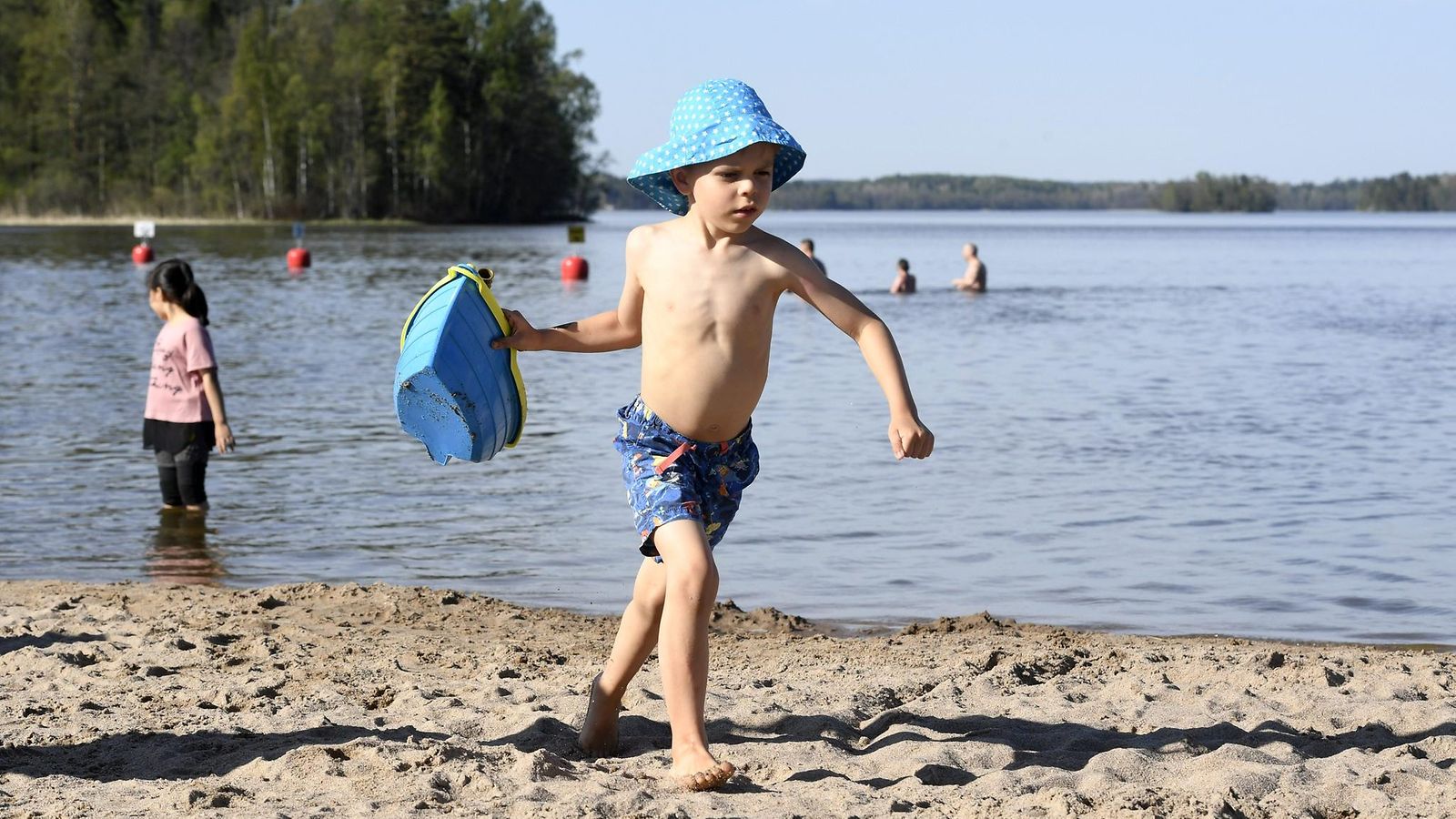 Helle kesä ranta hiekkaranta LEHTIKUVA