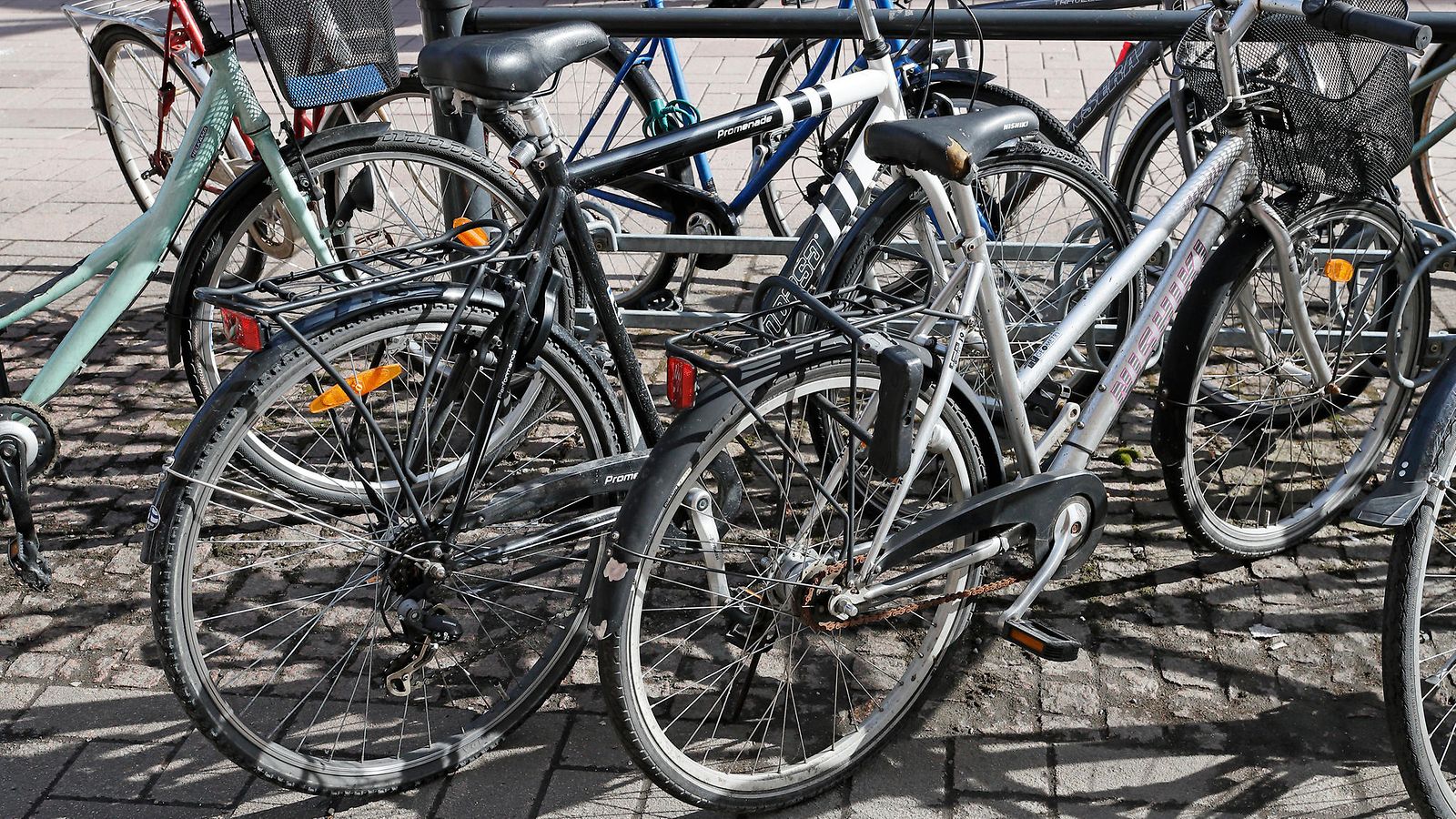 AOP Polkupyörä polkupyörät pyöräilijä pyörä pyörävaras pyörät 1.03789788