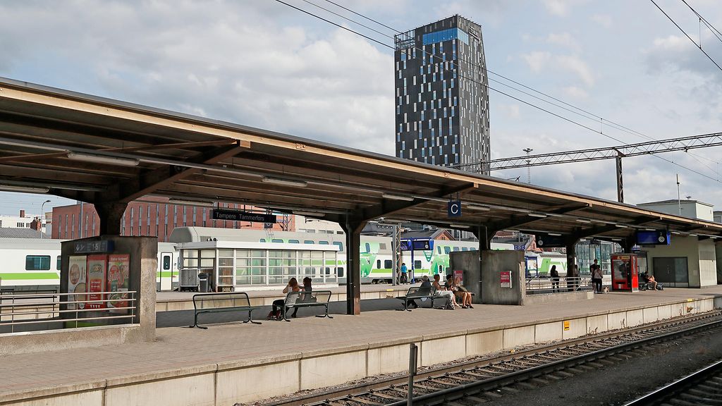 Junaliikenne poikki Tampereella