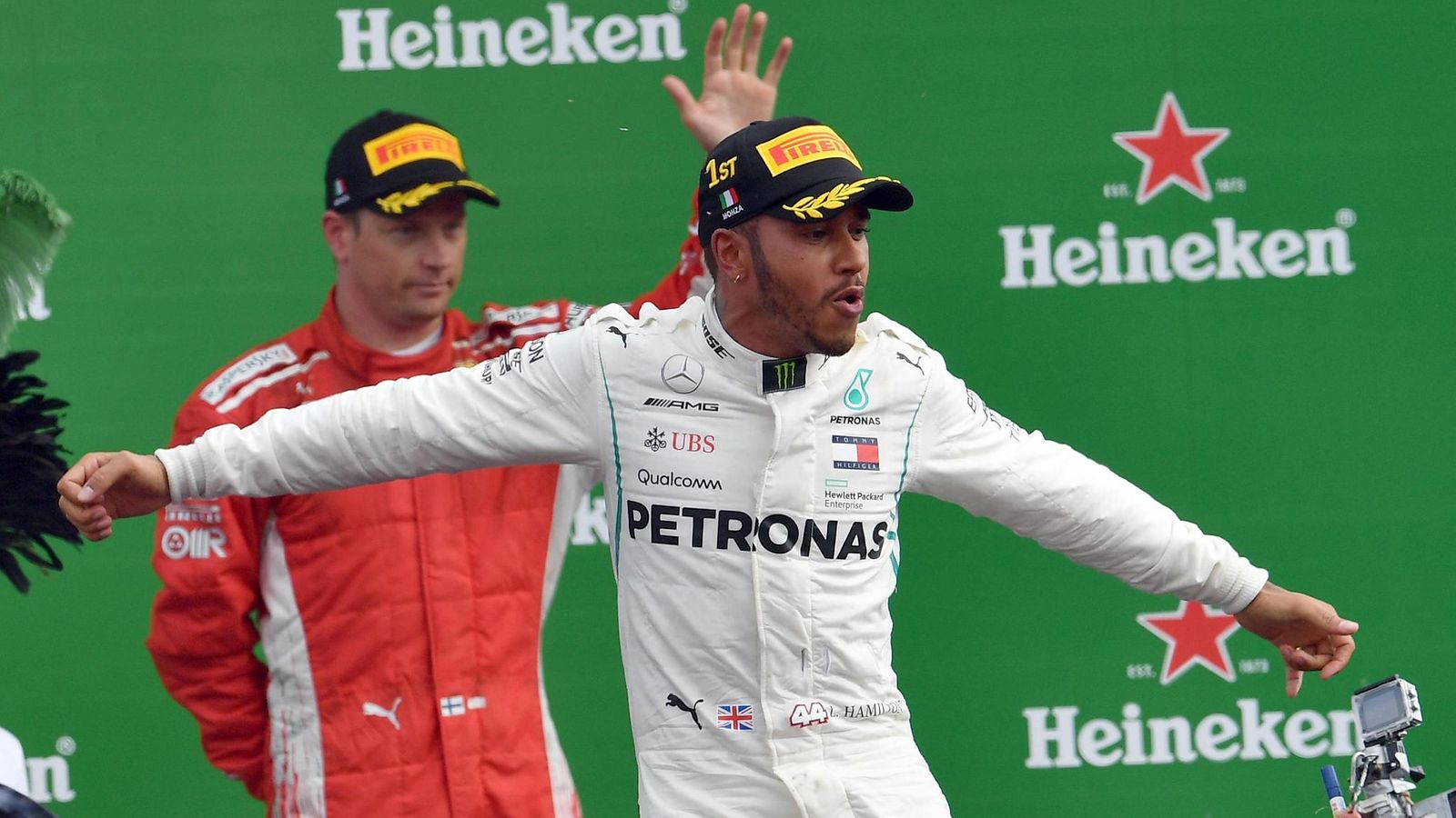 Hamilton Kimin edessä podium monza 1