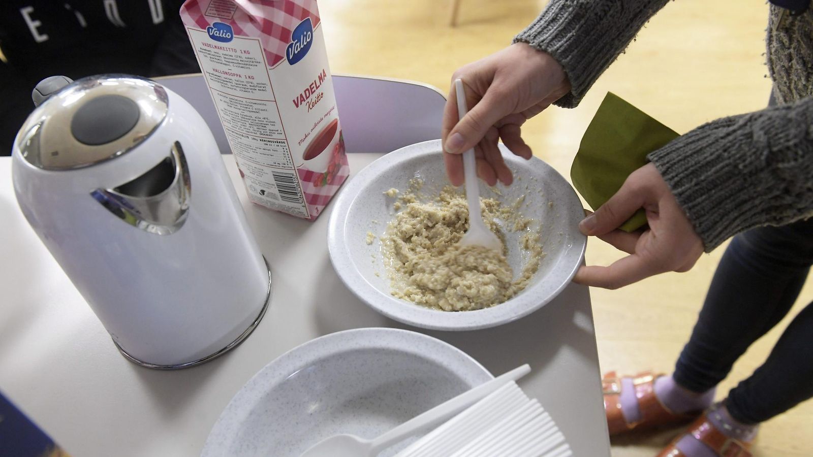 Lakkopäivän ruokailua päiväkodisssa