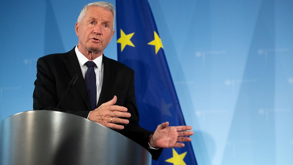 Kotietsintä Norjan ex-pääministerin kotiin – tutkinnassa Epstein-sidokset