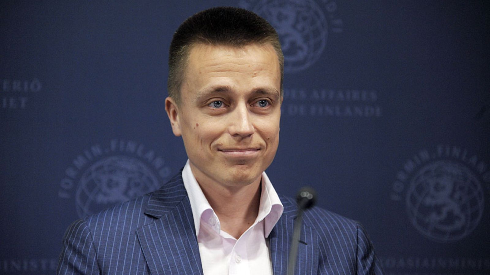 Atte Kaleva tiedotustilaisuudessa Ulkoasiainministeriössä torstaina 16. toukokuuta 2013.