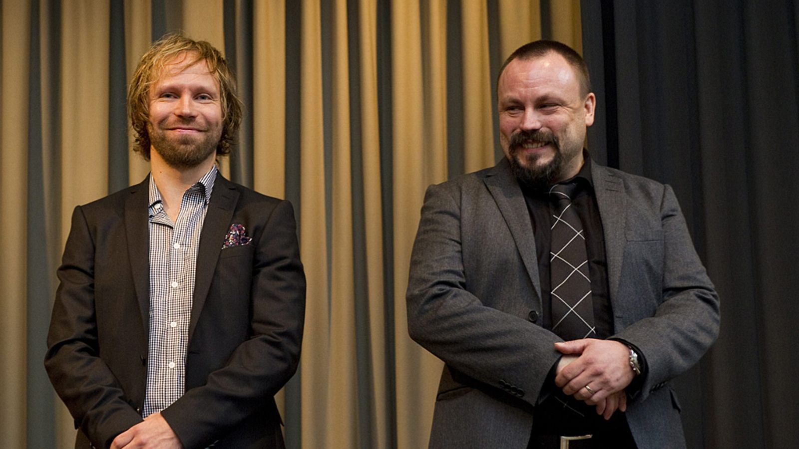 Ulkoministeriö haluaa Tuomas "Tunna" Milonoffin (vas.) ja Riku Rantalan levittävän vastuullisen ja turvallisen matkailun viestiä.