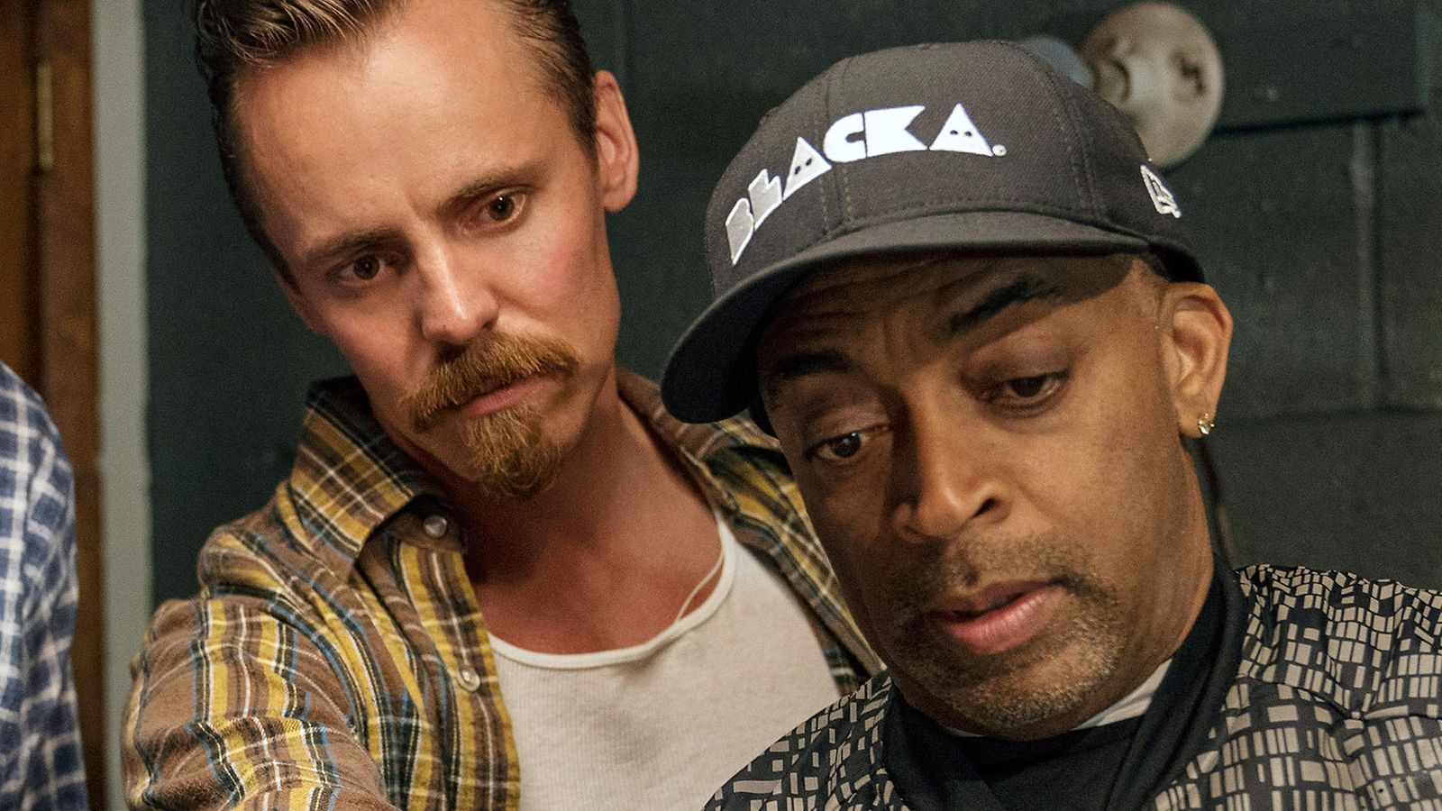 Jasper Pääkkönen ja Spike Lee BlacKkKlansmanin kuvauksissa 2018