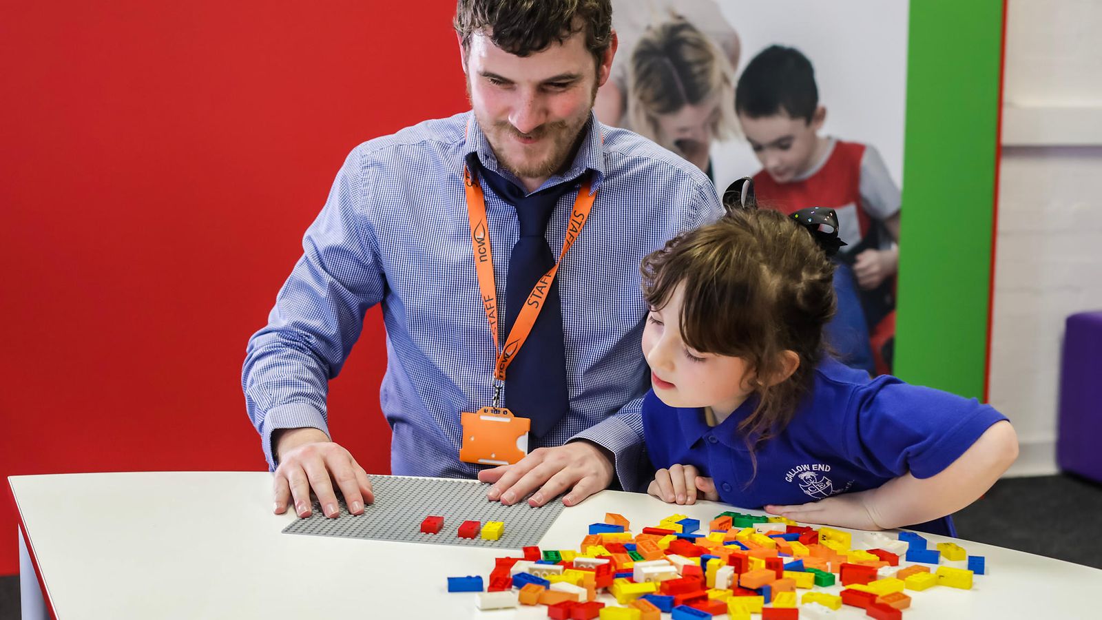 HighRes_Braille-Bricks_adult-and-child_1