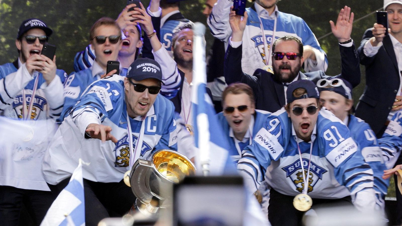 Leijonat juhlii Kaisaniemessä