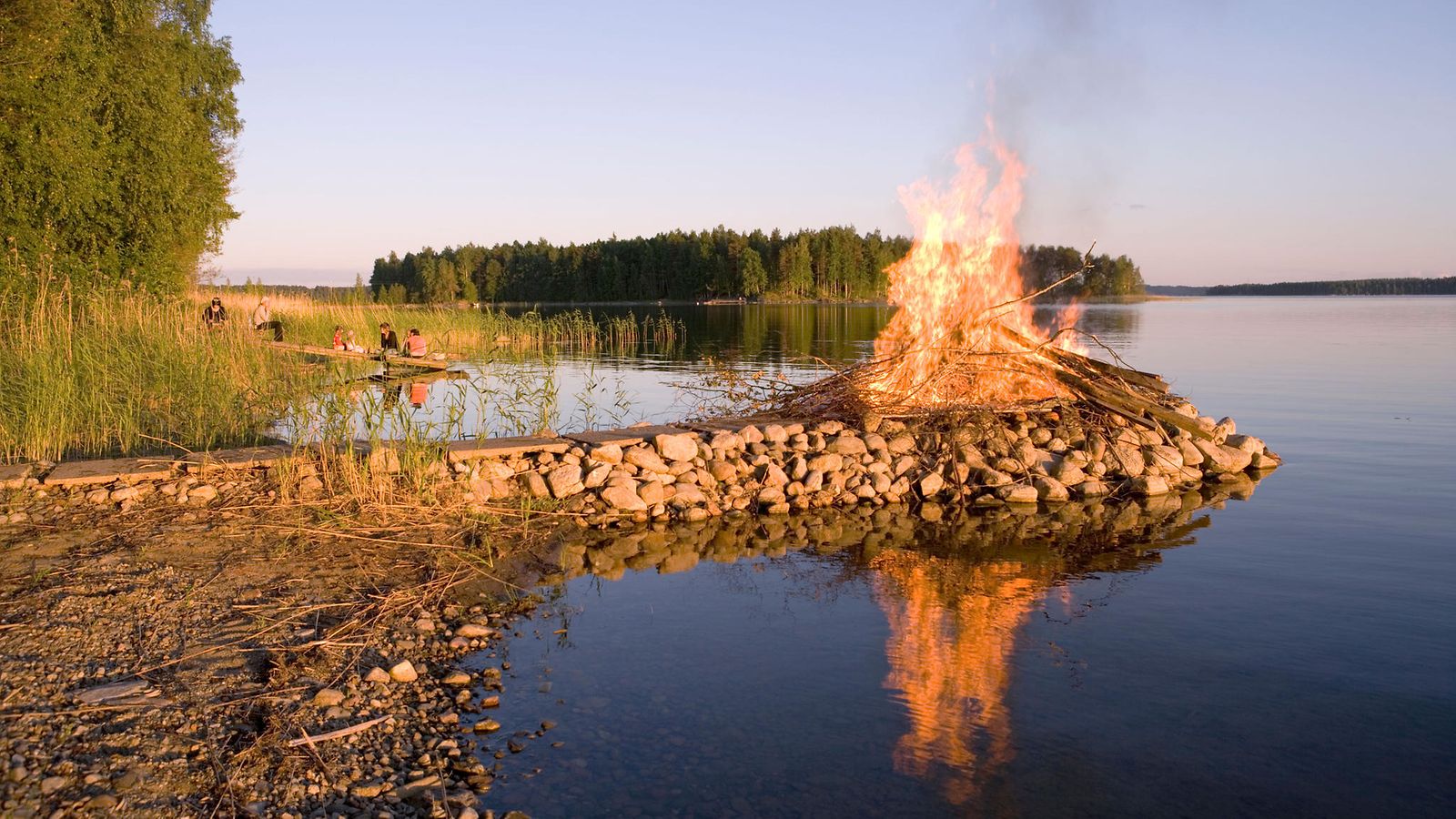 AOP, juhannus, juhannuskokko, keskikesä, kesä, järvi, kokko