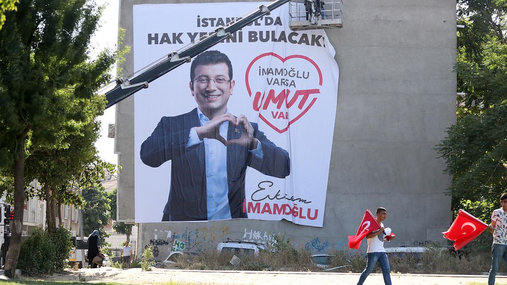 Erdoganin haastajalle vaaditaan yli 2 400 vuoden tuomiota