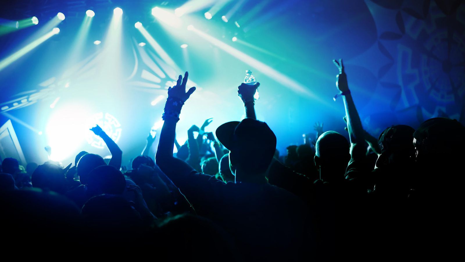 edm festivaali festarit valot