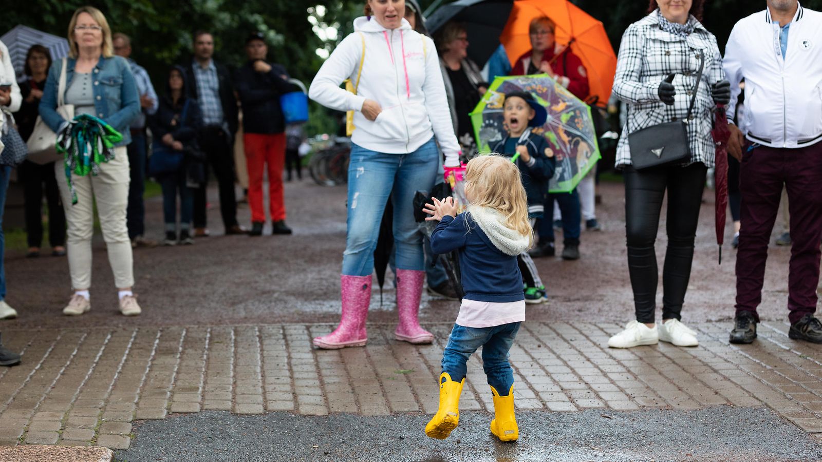 SuomiAreena 2019 tiistai tyttö kumisaappaissa