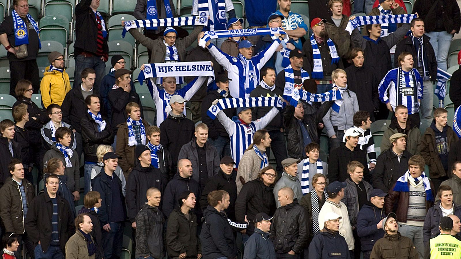 HJK:n kannattajia. Kuvan fanit eivät liity tapaukseen.