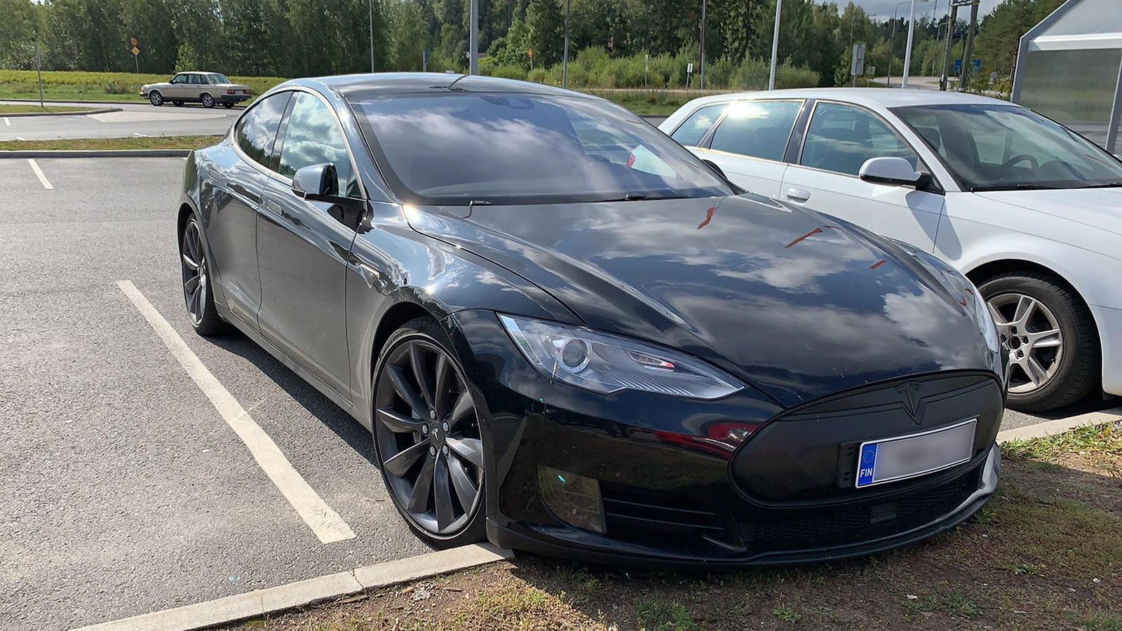 tesla model s älä käytä