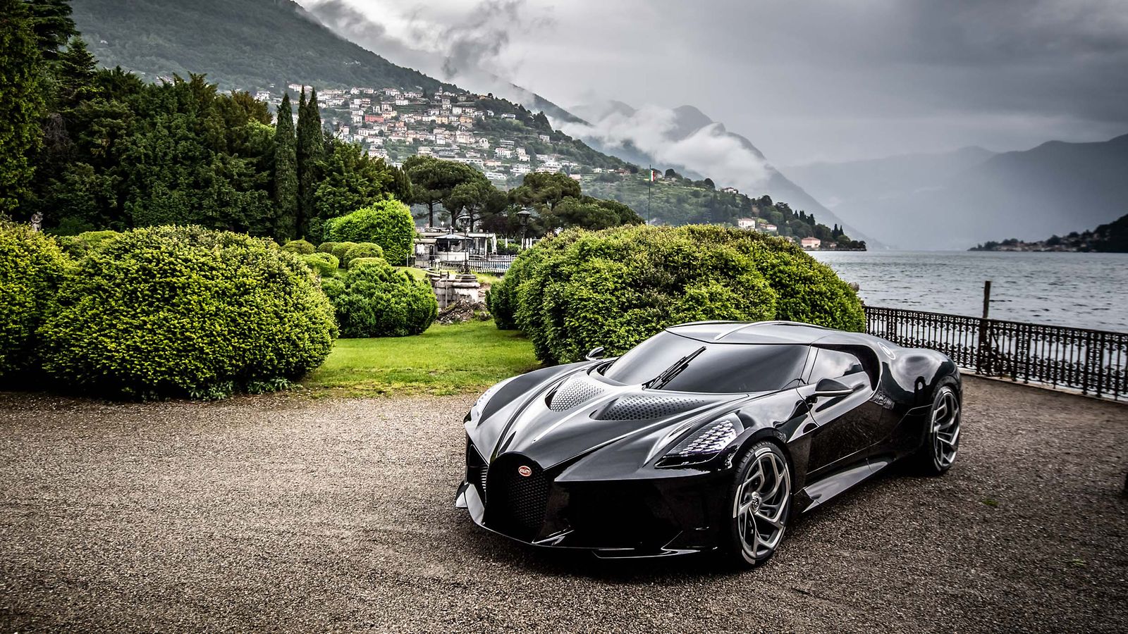 bugatti la voiture noire