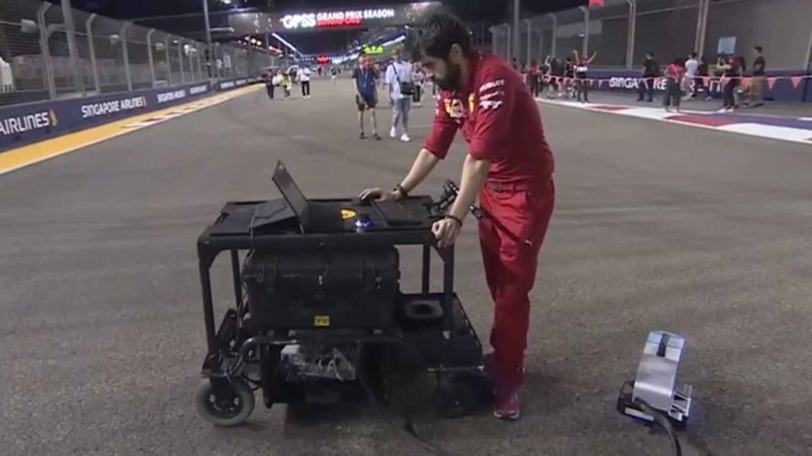 Ferrari, asfalttimies, 2019, Singapore