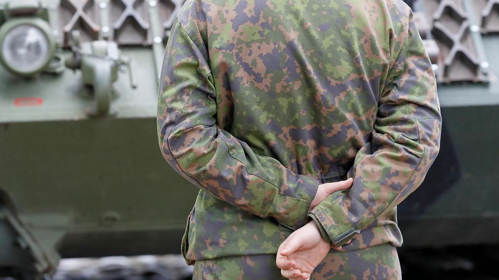 Alikersantti testasi sokkaa ja heitti kranaatin varusmiesten keskelle – neljälle vammoja