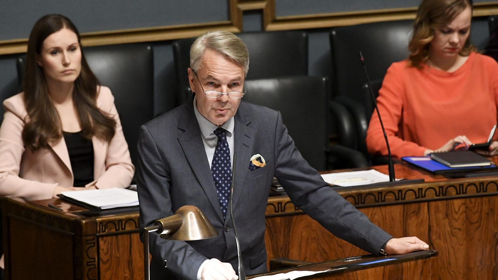 LK Pekka Haavisto, välikysymys