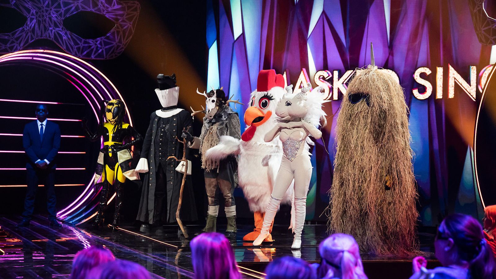 masked singer suomi kausi 1 jakso 1 ampiainen (2)