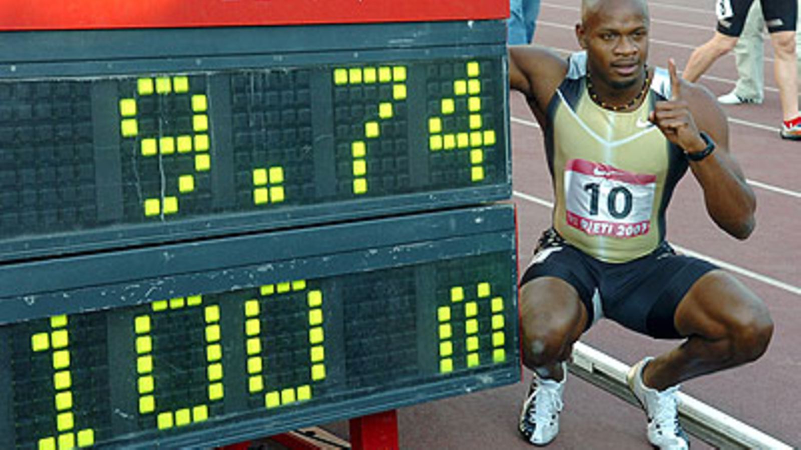 Asafa Powell (Kuva: EPA/ROBERTO TEDESCHI)