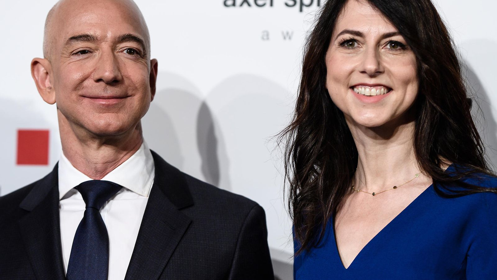 AOP mackenzie scott ja jeff bezos