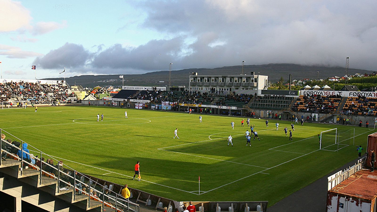 Näkymä Färsaarten kansallisstadionille Torsvollurille.