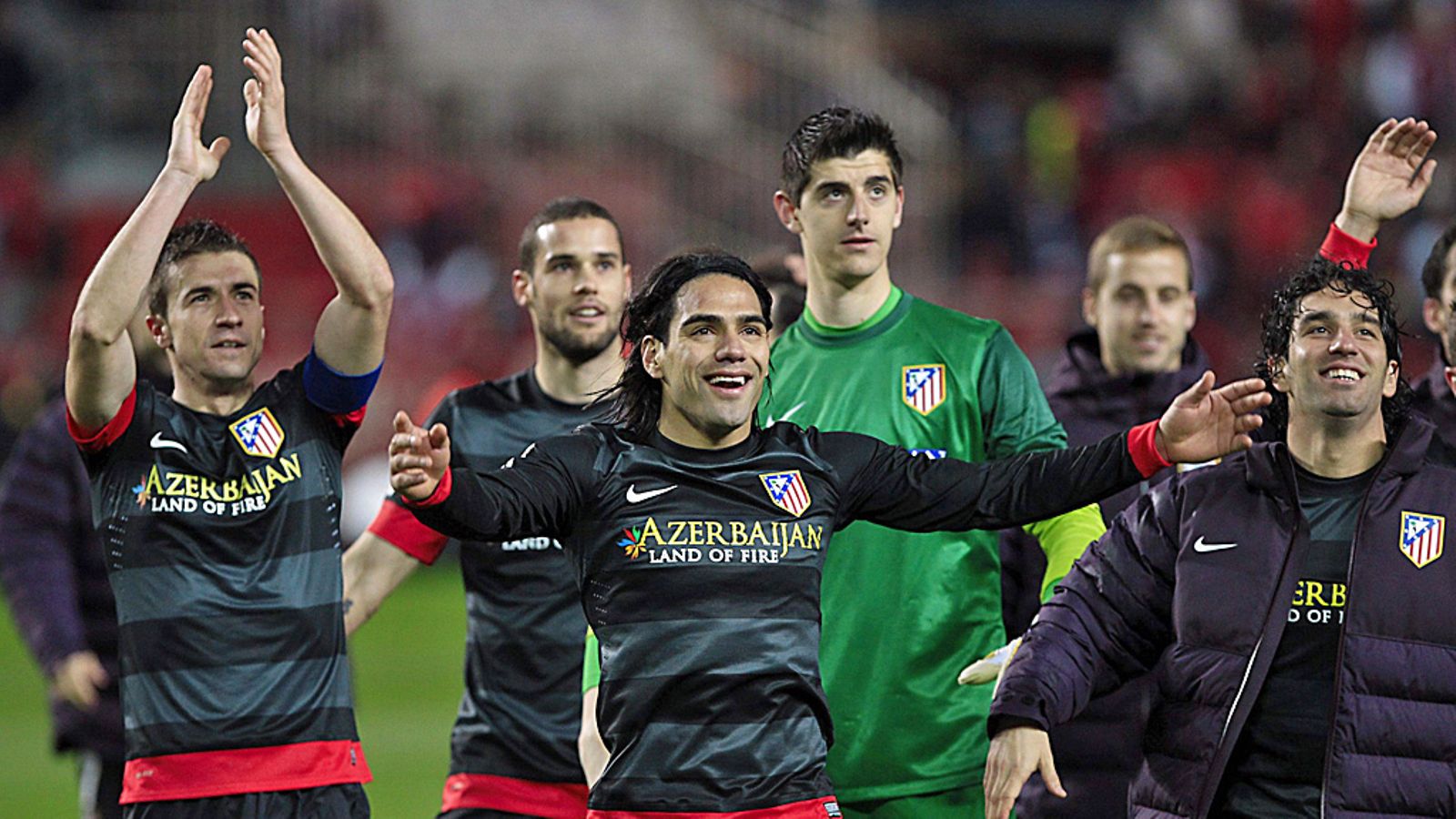Radamel Falcao (kesk.) ja Atletico Madrid juhli finaalipaikkaa.