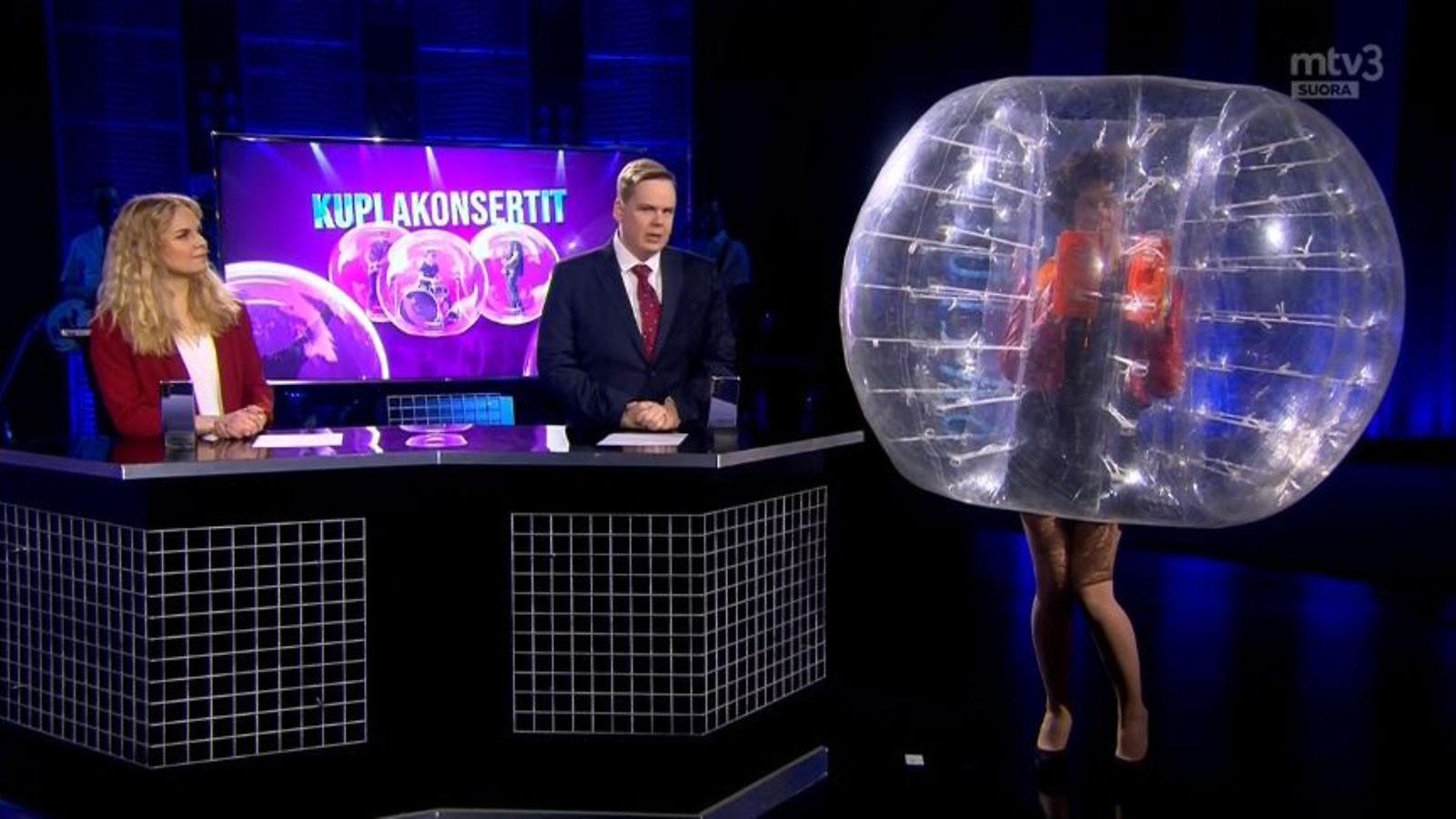 OMA Putous: Paula kuplassa